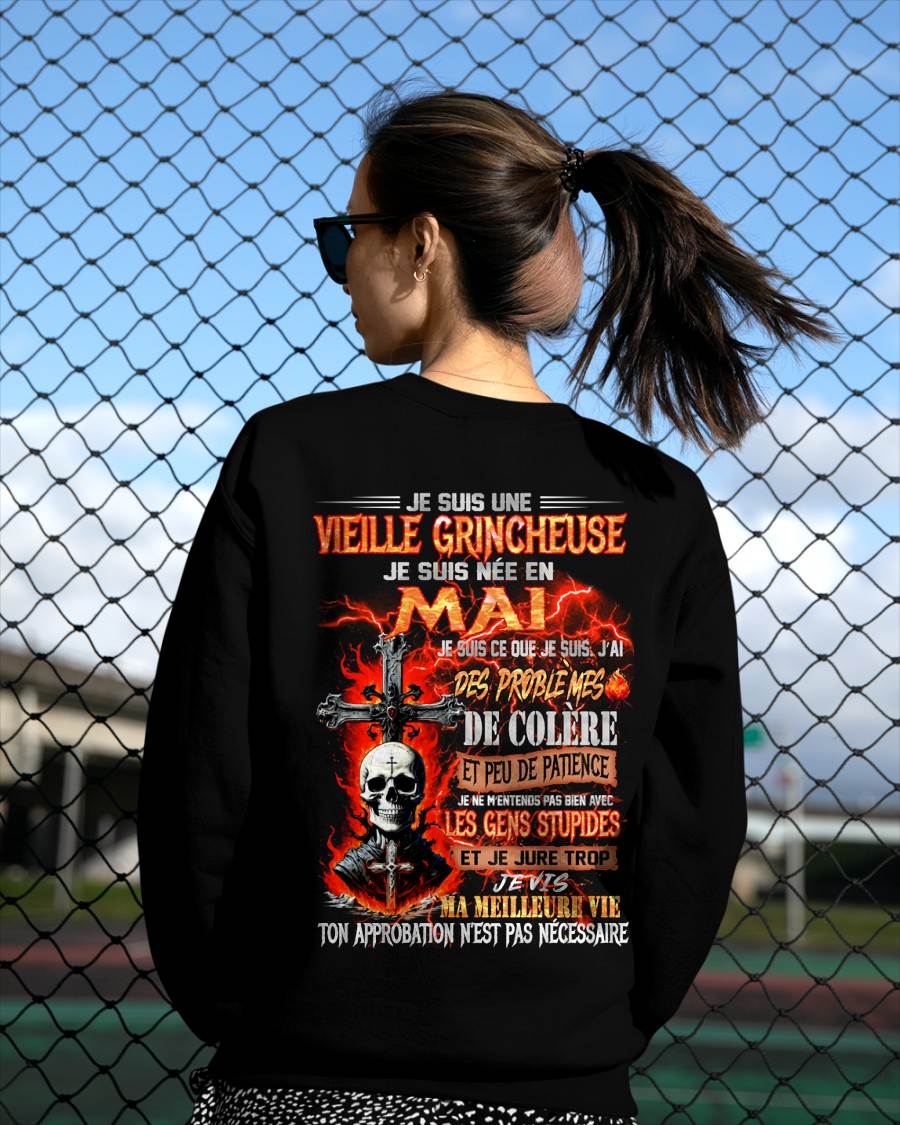 Je Suis Une Vieille Grincheuse Née En Mai – T-Shirt Femme Fort Caractère - DTSM05 (SKU2603-11-05)