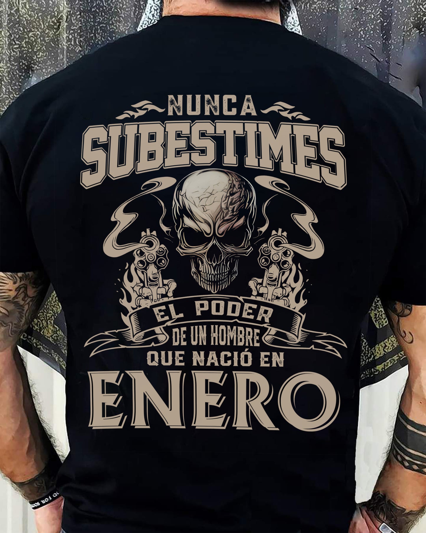 Camiseta Nunca Subestimes el Poder de un Hombre que Nació en Enero - DTSM01 (SKU08-78-01)
