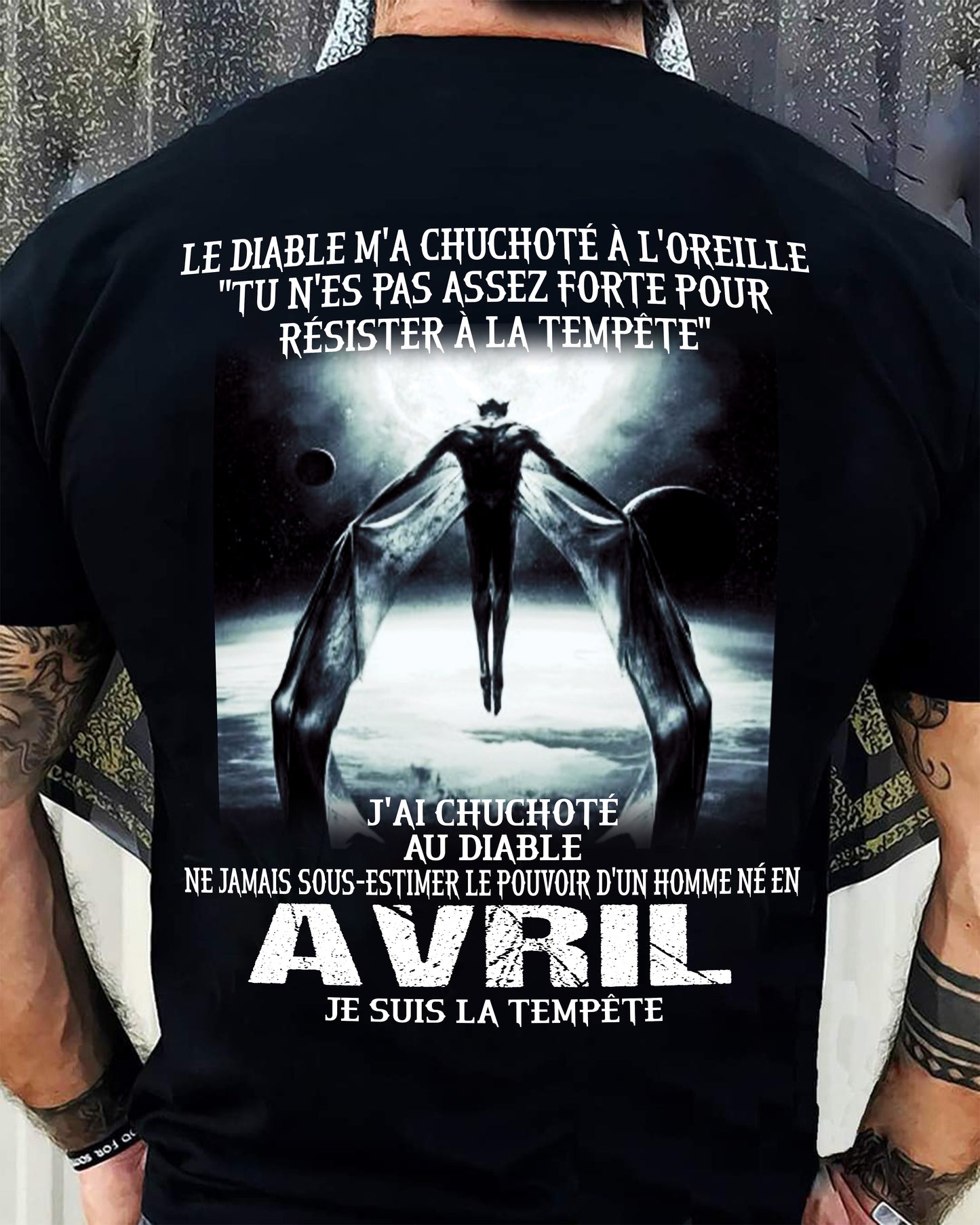Je Suis la Tempête – Ne Jamais Sous-Estimer le Pouvoir d’un Homme Né en Avril – T-Shirt Homme - DTSM04 (SKU26T-01160-04)