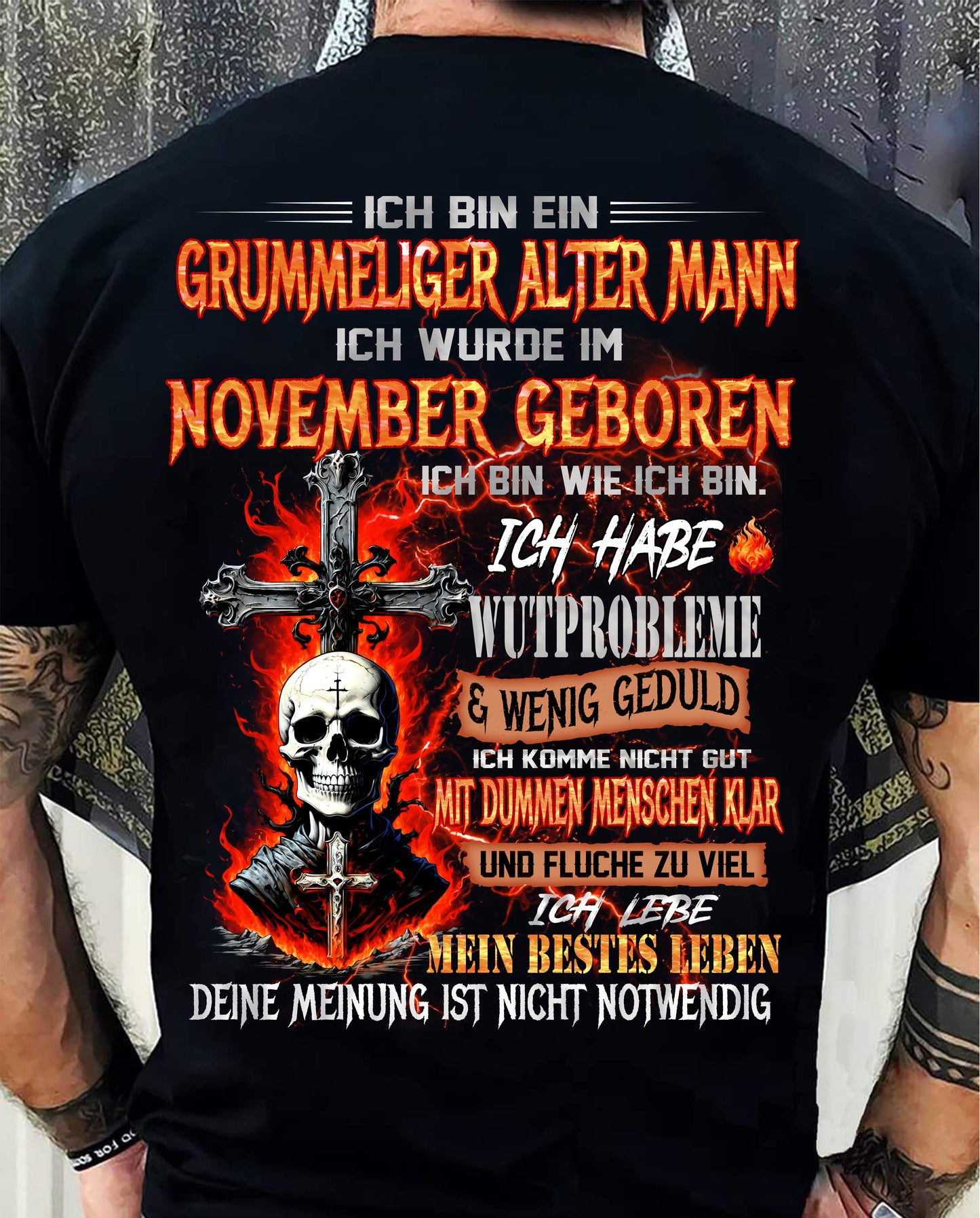 NOVEMBER MANN SHIRT – GRUMMELIGER ALTER MANN GEBOREN IM NOVEMBER – LUSTIGES SCHÄDEL KREUZ T-SHIRT FÜR MÄNNER - DTSM11 (SKU2605-174-11)