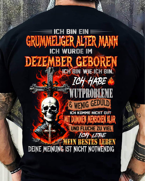 DEZEMBER MANN SHIRT – GRUMMELIGER ALTER MANN GEBOREN IM DEZEMBER – LUSTIGES SCHÄDEL KREUZ T-SHIRT FÜR MÄNNER - DTSM12 (SKU2605-174-12)