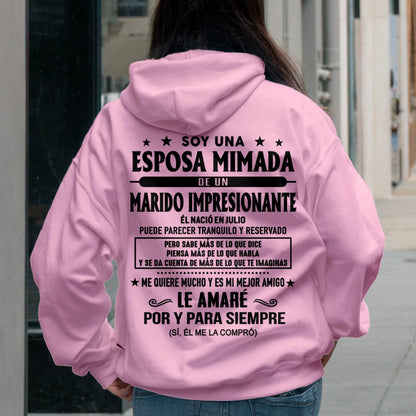 Camiseta Soy una Esposa Mimada de un Marido Impresionante Nacido en Julio - DTSM07 (SKU05-81-07)