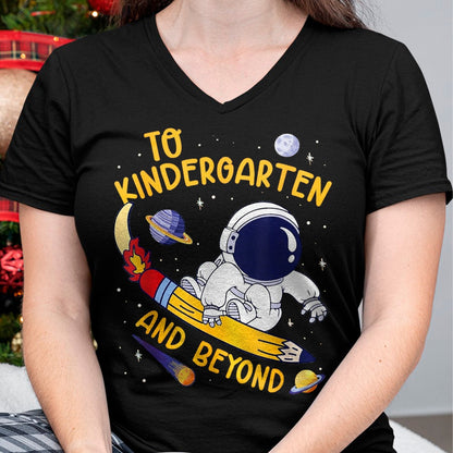 Best Student Shirt, Funny Back To School UnisexT-Shirt/Hoodie/Sweatshirt HLT00 - to Kindergarten and Beyond Astronaut Back to School T-Shirt, Women, Black, Large