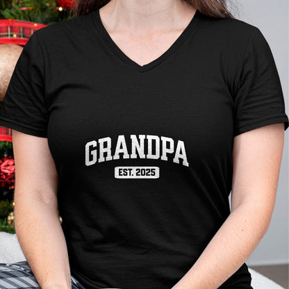 Best Grandpa Shirt, Proud Grandpa Unisex T-Shirt/Hoodie/Sweatshirt HLT00 - Promoted to Grandpa 2025 Grandfather Pregnancy Announcement T-Shirt