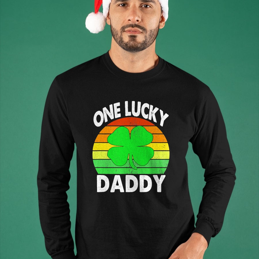 Gift for Dad Shirt, Funny Dad Unisex T-Shirt/Hoodie/Sweatshirt HLT00 – One Lucky Dad Funny Father Irish Clovers St Patrick_s Day T-Shirt