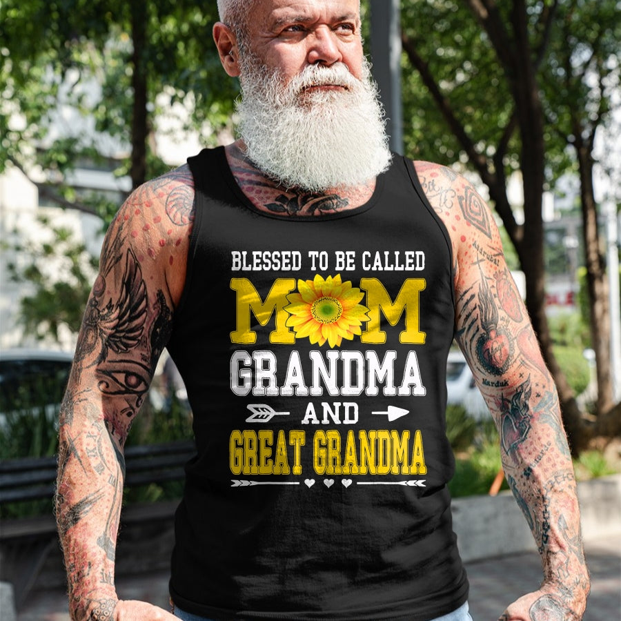 Best Grandma Shirt, Proud Grandma Unisex T-Shirt/Hoodie/Sweatshirt HLT00 - Blessed to be called Mawmaw Shirt Sunflower Lovers Grandma T-Shirt