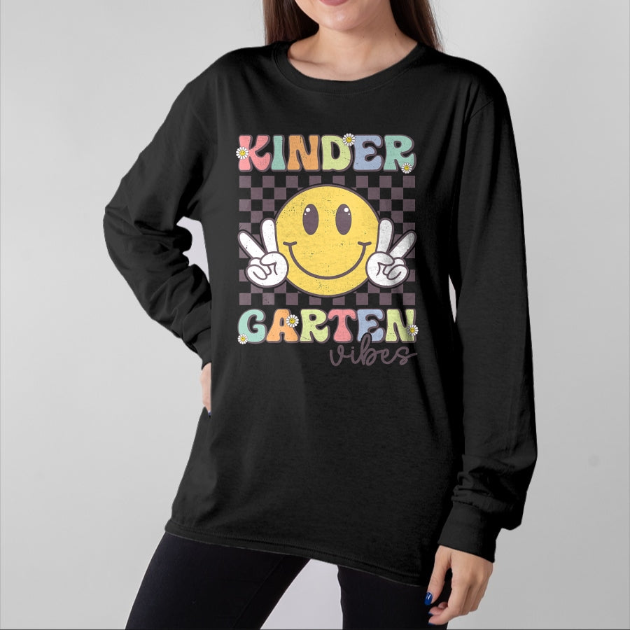 Best Student Shirt, Funny Back To School UnisexT-Shirt/Hoodie/Sweatshirt HLT00 - Kindergarten Vibes Smile Face Back to School Teachers Kids T-Shirt