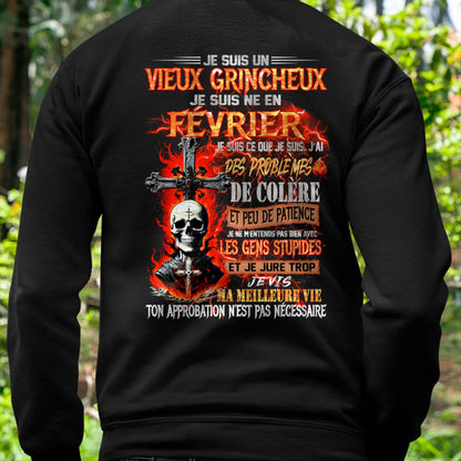 Je Suis Un Vieux Grincheux Né en Février – T-Shirt Homme Fort Caractère - DTSM02 (SKU26T-01141-02)