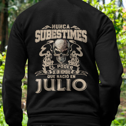 Camiseta Nunca Subestimes el Poder de un Hombre que Nació en Julio - DTSM07 (SKU08-78-07)