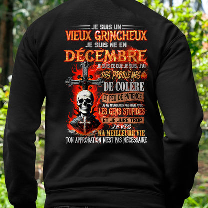 Je Suis Un Vieux Grincheux Né en Décembre – T-Shirt Homme Fort Caractère - DTSM12 (SKU26T-01141-12)