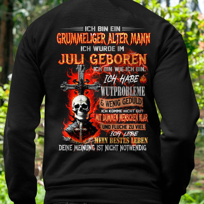 JULI MANN SHIRT – GRUMMELIGER ALTER MANN GEBOREN IM JULI – LUSTIGES SCHÄDEL KREUZ T-SHIRT FÜR MÄNNER - DTSM07 (SKU2605-174-07)