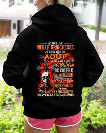 Je Suis Une Vieille Grincheuse Née En Août  – T-Shirt Femme Fort Caractère - DTSM08 (SKU2603-11-08)