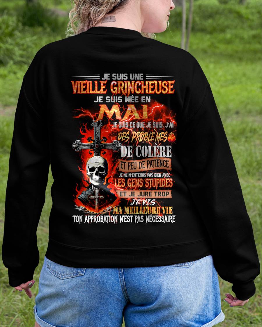 Je Suis Une Vieille Grincheuse Née En Mai  – T-Shirt Femme Fort Caractère - DTSM05 (SKU2603-11-05)